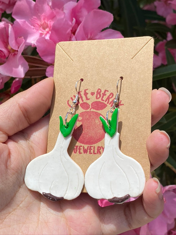Cute Resin Garlic Dangle Earrings 🧄 🧄 🧄 - Cute Berry Jewelry